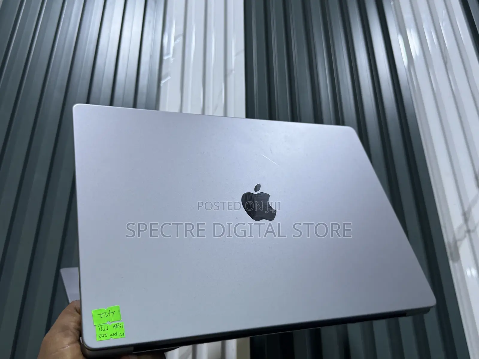 Laptop Apple MacBook Pro 2021 M1 16GB Apple M1 Pro SSD 1T