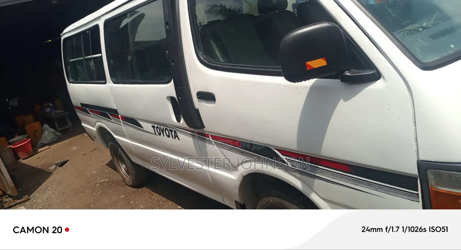 Toyota HiAce 2003 White