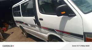Toyota HiAce 2003 White