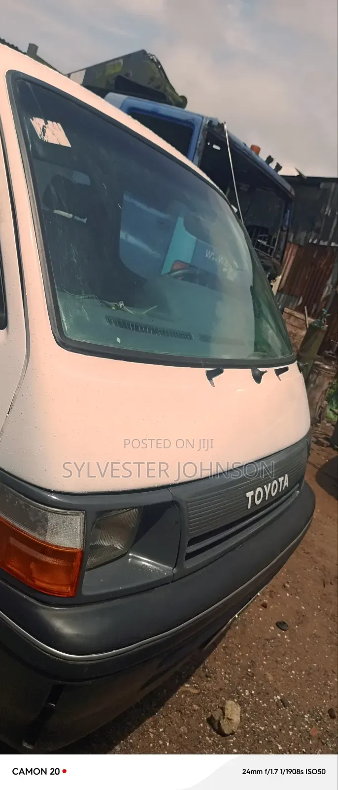 Toyota HiAce 2003 White