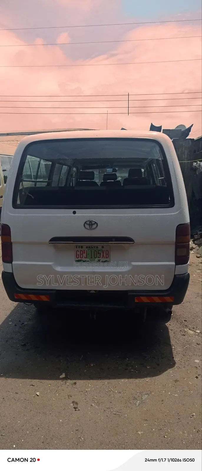 Toyota HiAce 2003 White