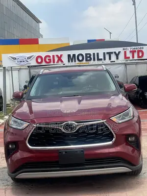 Toyota Highlander 2021 Red