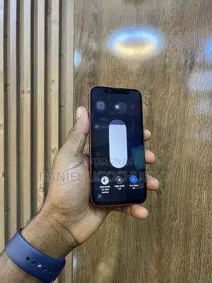 Apple iPhone 13 256 GB Red