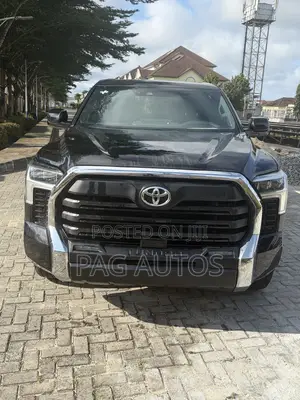 Toyota Tundra Platinum CrewMax 5.5' Bed 2023 Black