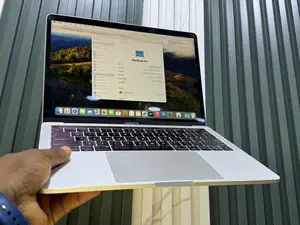 Laptop Apple MacBook Pro 2018 8GB Intel Core i5 SSD 256GB