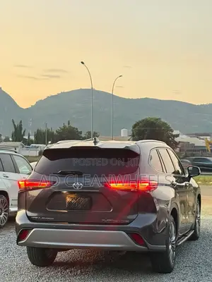 Toyota Highlander Platinum AWD 2023 Black