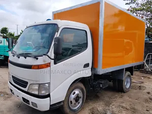 Toyota Dyna200 Foreign Used Covered Body