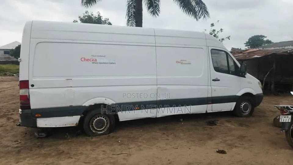 Mercedes-Benz Sprinter 2012 White