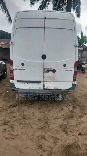 Mercedes-Benz Sprinter 2012 White