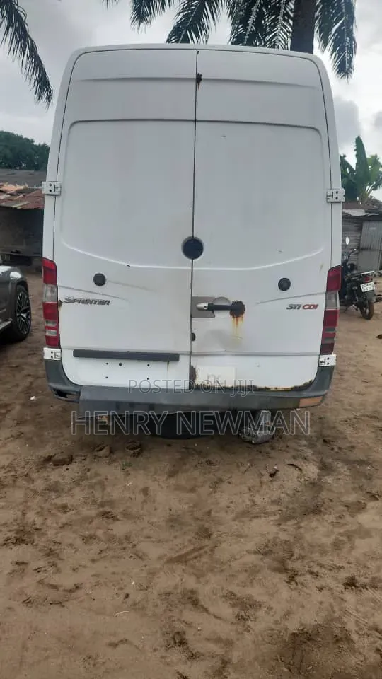 Mercedes-Benz Sprinter 2012 White
