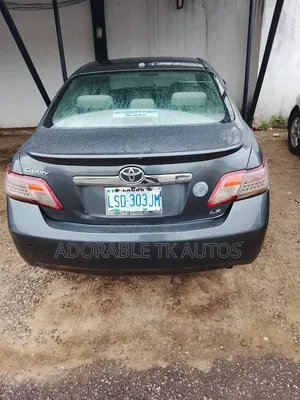 Toyota Camry XLE 4dr Sedan (2.5L 4cyl 6AM) 2010 Gray