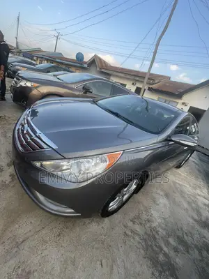 Hyundai Sonata Limited 2.0T Sedan (2.0L 4cyl 6A) 2013 Gray