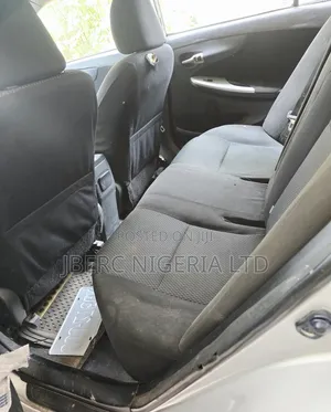 Toyota Corolla 2012 Silver