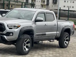 Toyota Tacoma TRD Off Road 2018 Silver