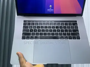 Laptop Apple MacBook Pro 2018 32GB Intel Core i9 SSD 512GB