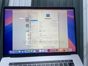 Laptop Apple MacBook Pro 2018 32GB Intel Core i9 SSD 512GB