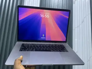 Laptop Apple MacBook Pro 2018 32GB Intel Core i9 SSD 512GB