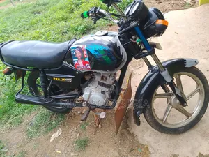 TVS HLX 125 2021 Black