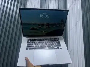 Laptop Apple MacBook Pro 2019 32GB Intel Core i9 SSD 2T