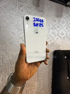 Apple iPhone XR 256 GB White
