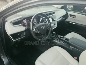 Toyota Avalon XLE Premium Sedan FWD (3.5L 6cyl 6A) 2013 Gray