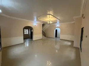 4bdrm House in Lekki Phase 1 for rent