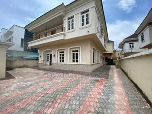 5bdrm Duplex in Ikota for rent