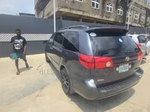 Toyota Sienna 2008 Gray