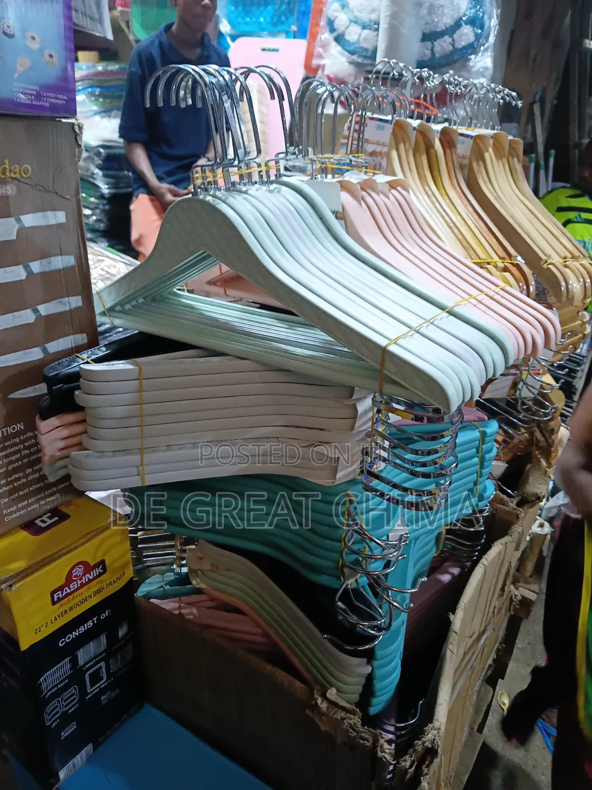 Quality Plastic 12pcs Hanger