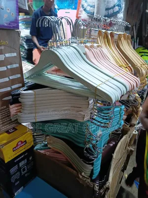 Quality Plastic 12pcs Hanger