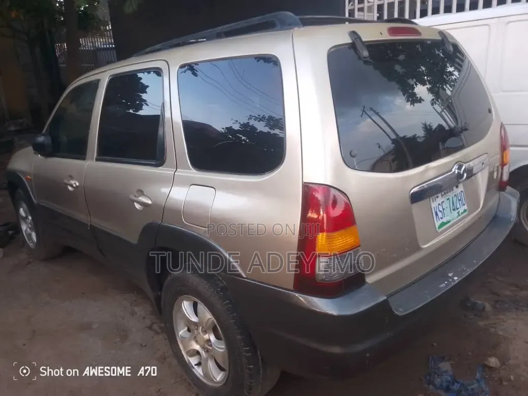 Mazda Tribute 2005 Silver