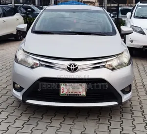 Toyota Yaris 2016 Silver