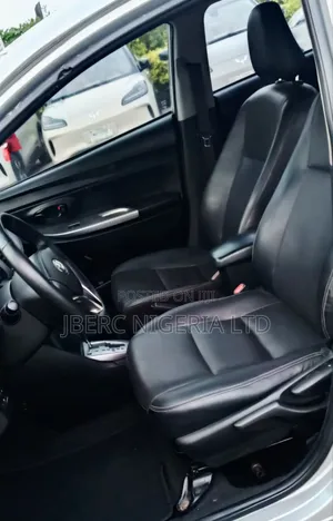 Toyota Yaris 2016 Silver