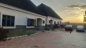 1bdrm Room & Parlour in Karu for rent