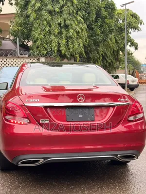 Mercedes-Benz C300 2017 Red