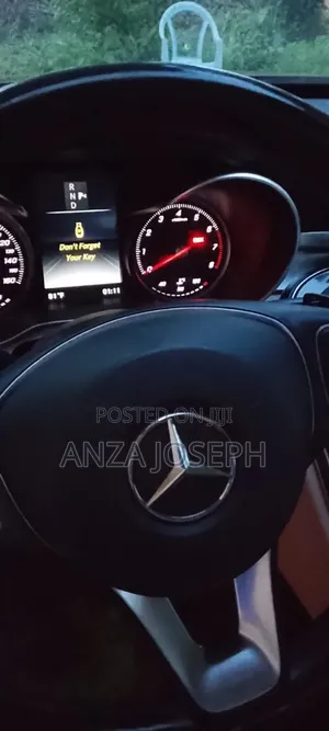Mercedes-Benz C300 2017 Red