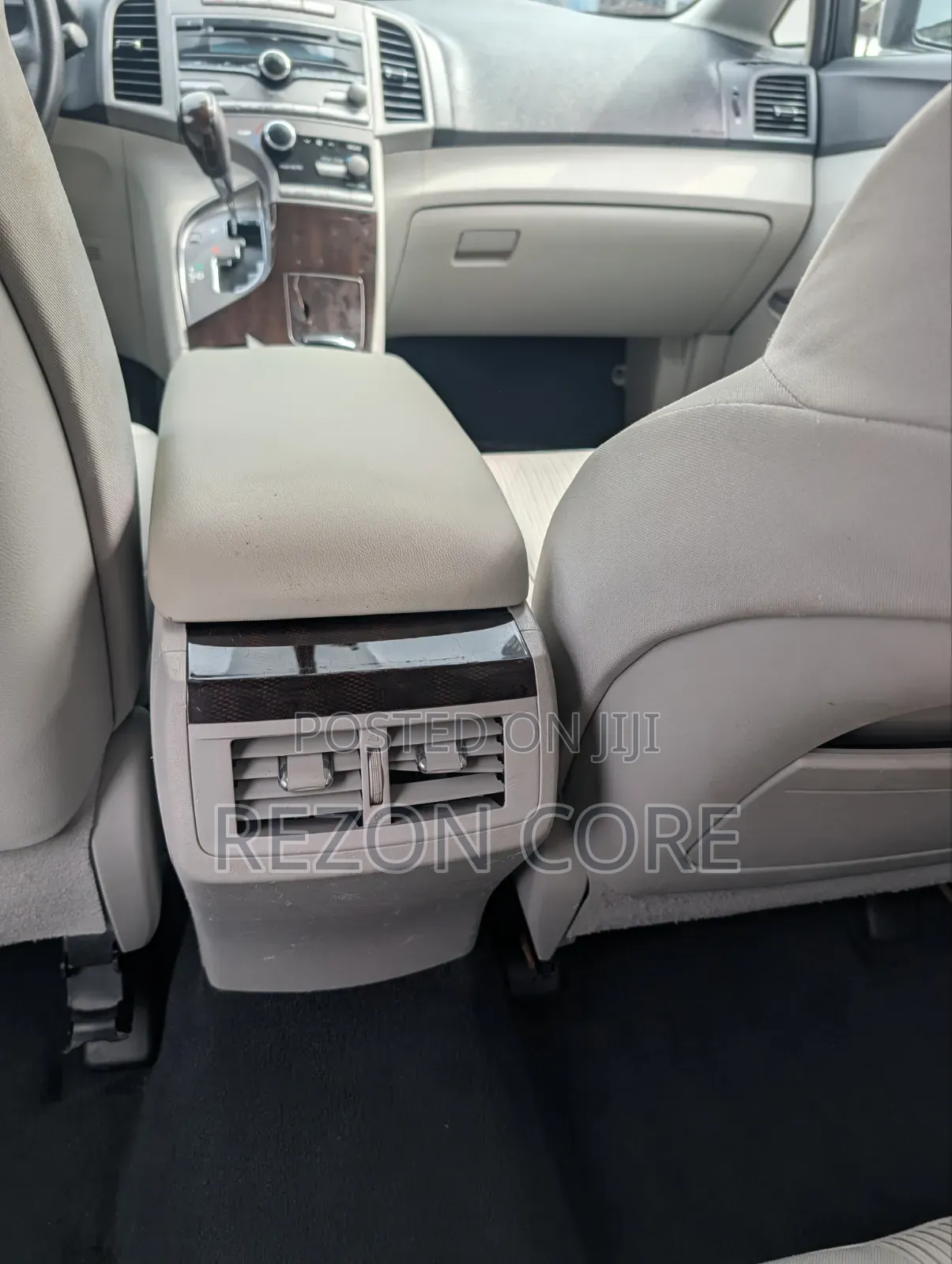 Toyota Venza LE 2009 Silver