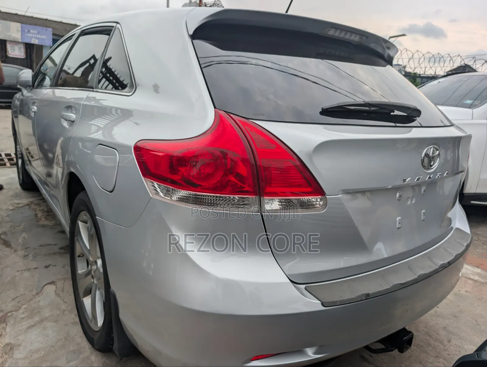 Toyota Venza LE 2009 Silver