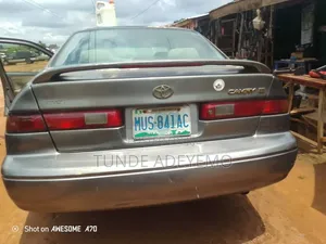 Toyota Camry 2000 Silver
