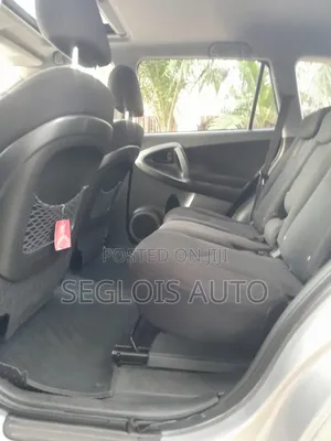 Toyota RAV4 2010 Silver