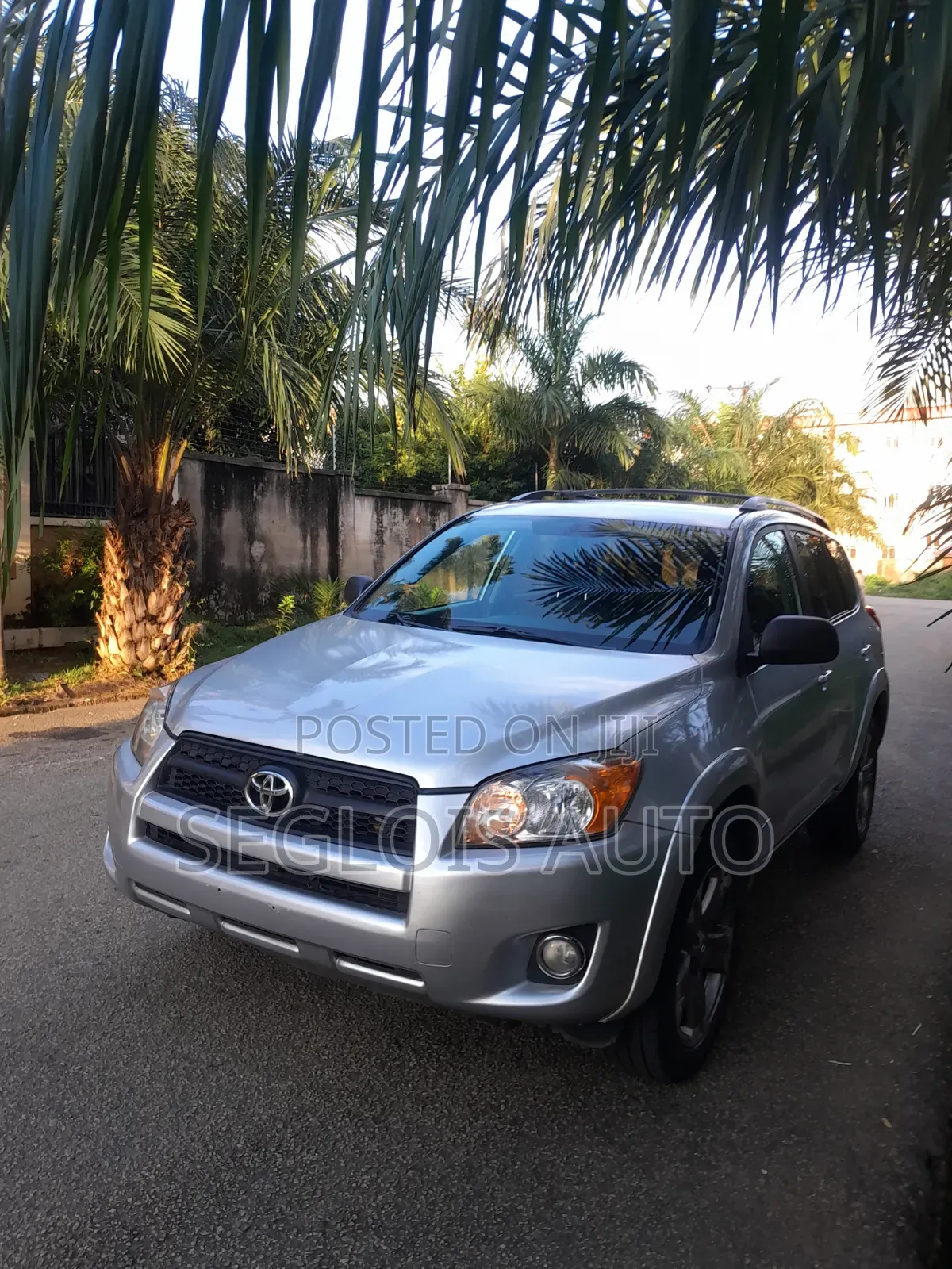 Toyota RAV4 2010 Silver