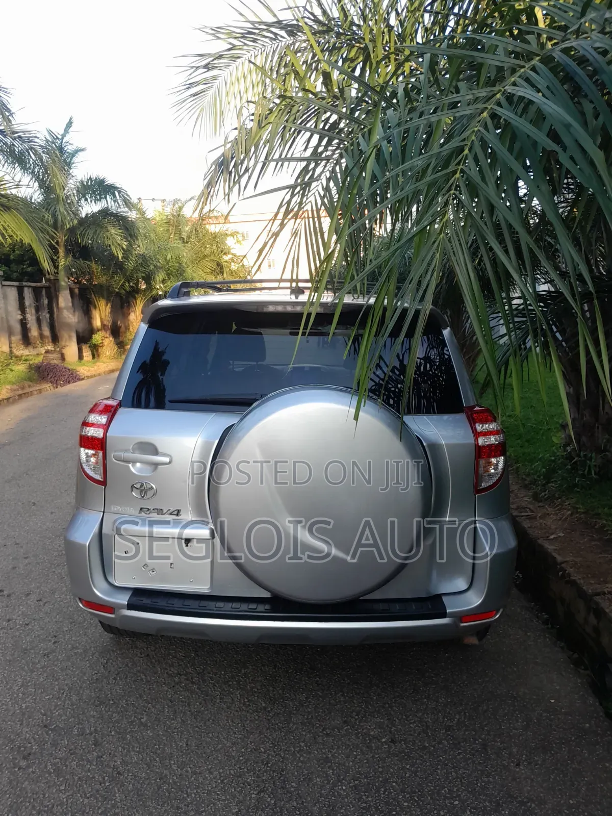 Toyota RAV4 2010 Silver