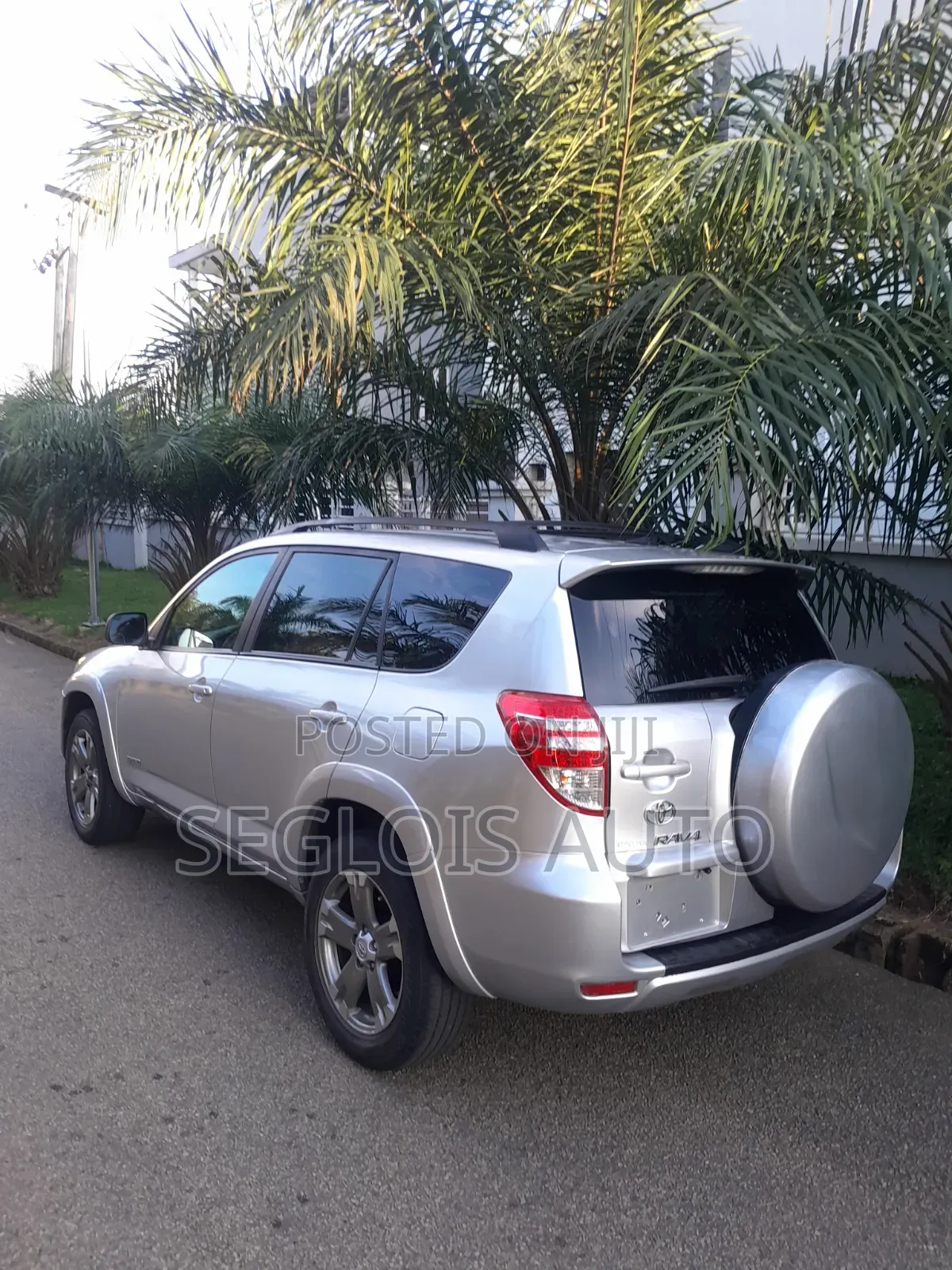 Toyota RAV4 2010 Silver