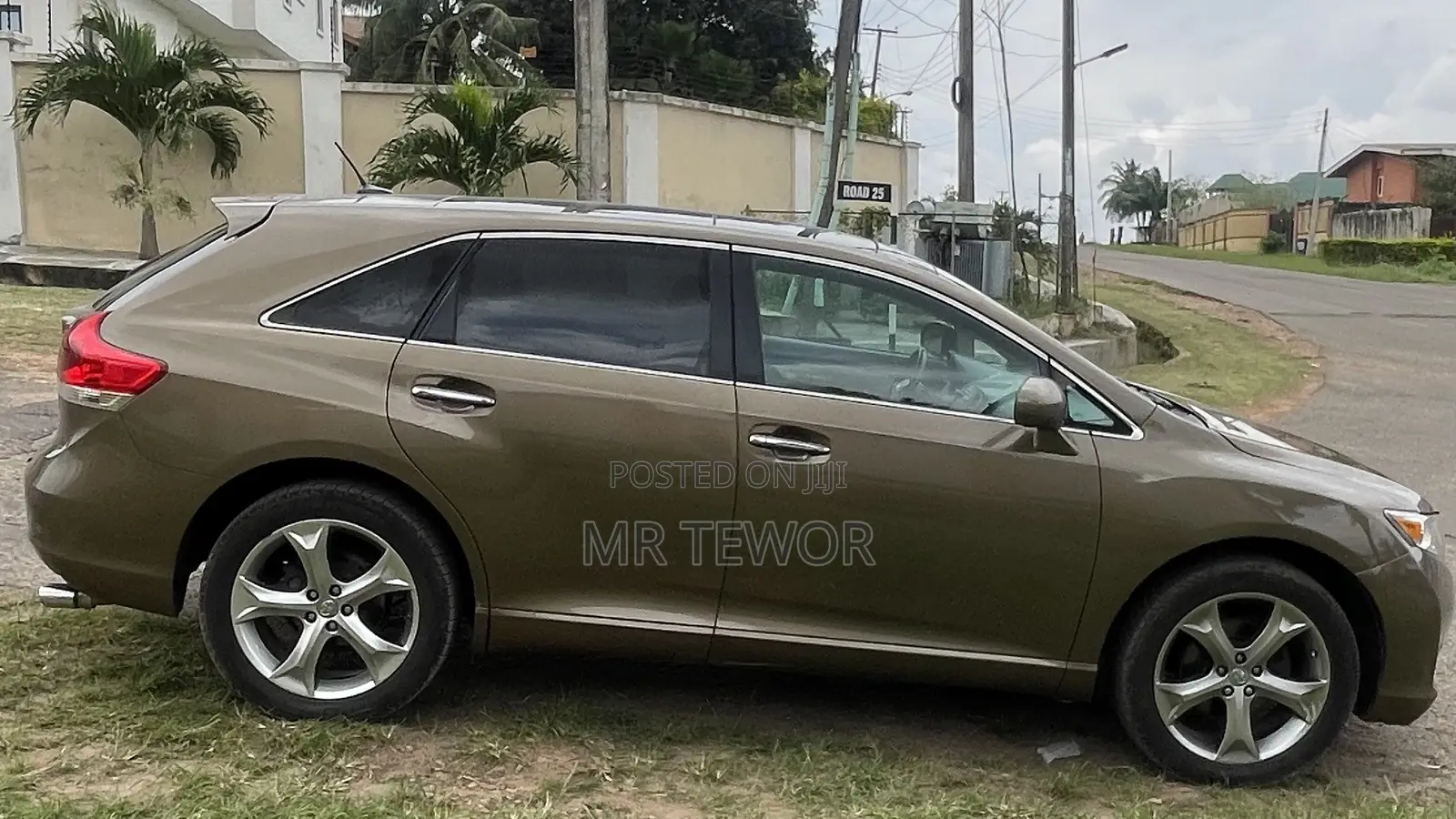 Toyota Avanza 2012 Brown