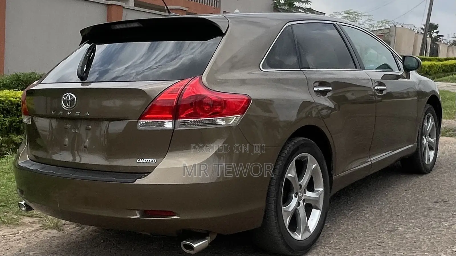 Toyota Avanza 2012 Brown