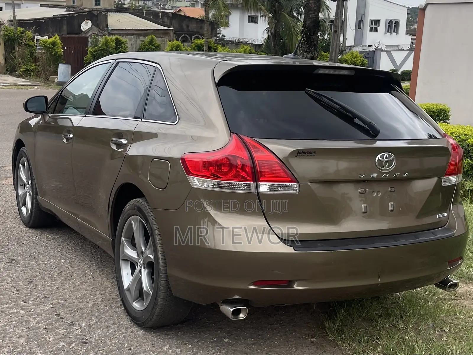 Toyota Avanza 2012 Brown