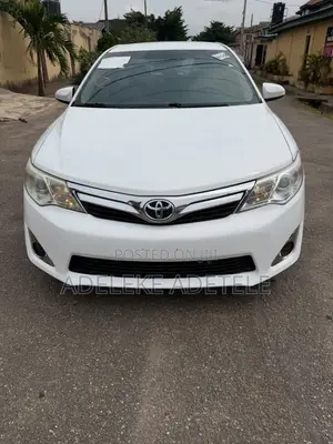 Toyota Camry LE 4dr Sedan (2.5L 4cyl 6A) 2013 White