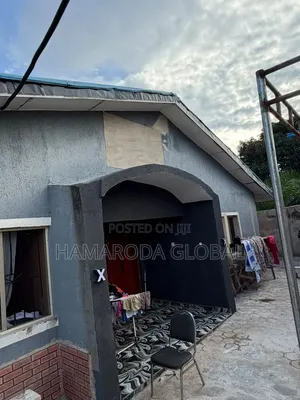 8bdrm Block of Flats in Ikotun, Governors Road for sale