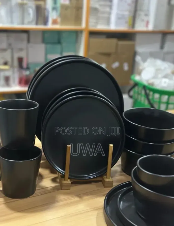 Modern 16-Piece Matte Black or White Ceramic Dinnerware Set