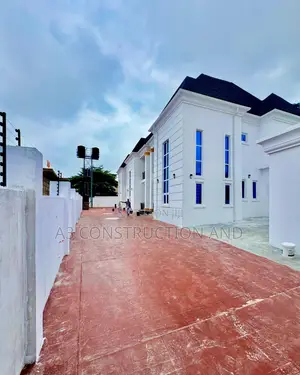 3bdrm Duplex in Kolapo Ishola Gra,, Akobo for rent